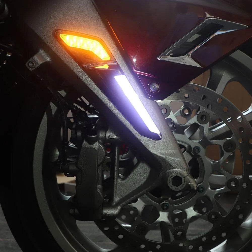 مصابيح LED مثبتة على شوكة الفرامل الأمامية للدراجات النارية هوندا جولدوينج GL 1800 GL1800 F6B 2018-UP باللون الكروم أو الأسود 2019 2020