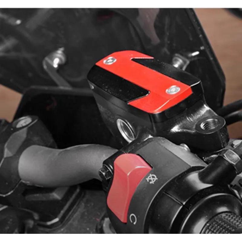 Motorcycle CNC Front Brake Reservoir Fluid Tank Oil Cup Cover For Goldwing GL1800 GL1500 GL 1800 VTX 2010-2018
