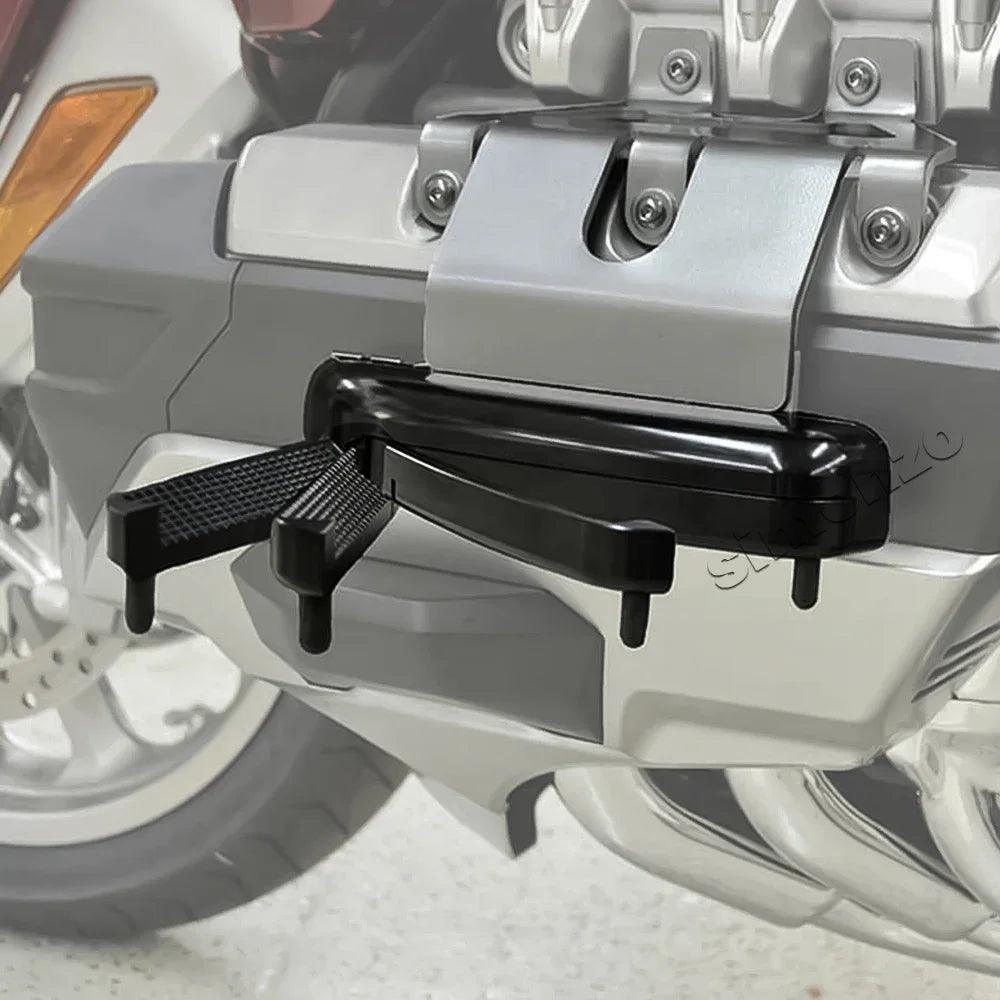 Goldwing Highway Pegs Foot Engine Protection For Honda Gold Wing 1800 GL1800 Flip Out Foot Pegs Stealth Pedestal Peda 2018-2023